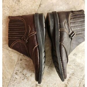 Clarks Leather flat ankle boots